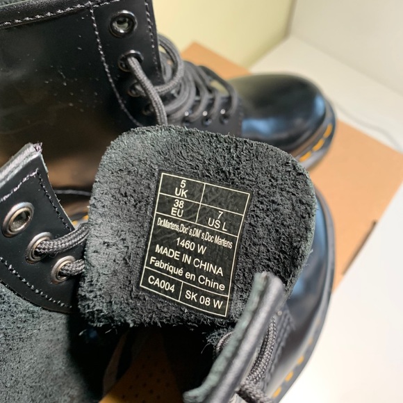 Dr. Martens 1460 Laceup Woman - Picture 7 of 9